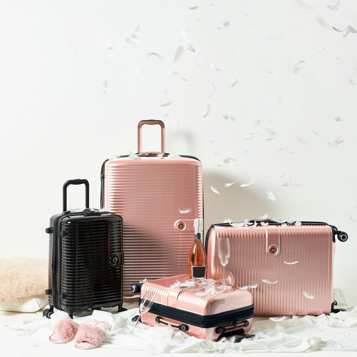 IT Luggage Helixian - Cabin (Black)