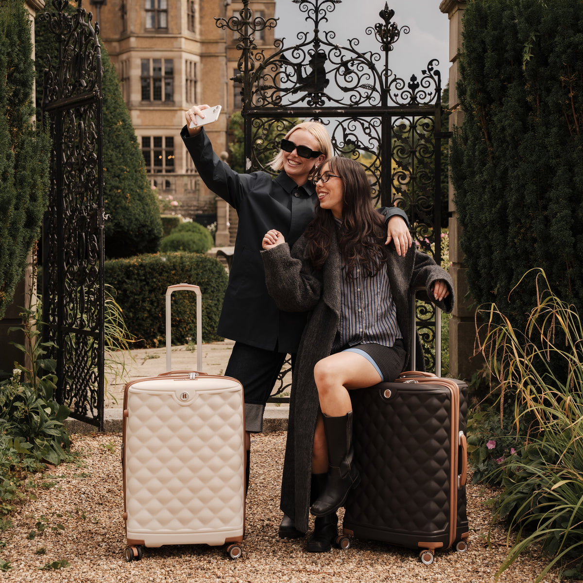 IT Luggage Indulging - Medium Plus (Crème)
