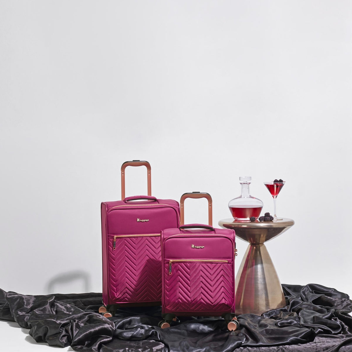 IT Luggage Bewitching - Underseat (Purple Potion)