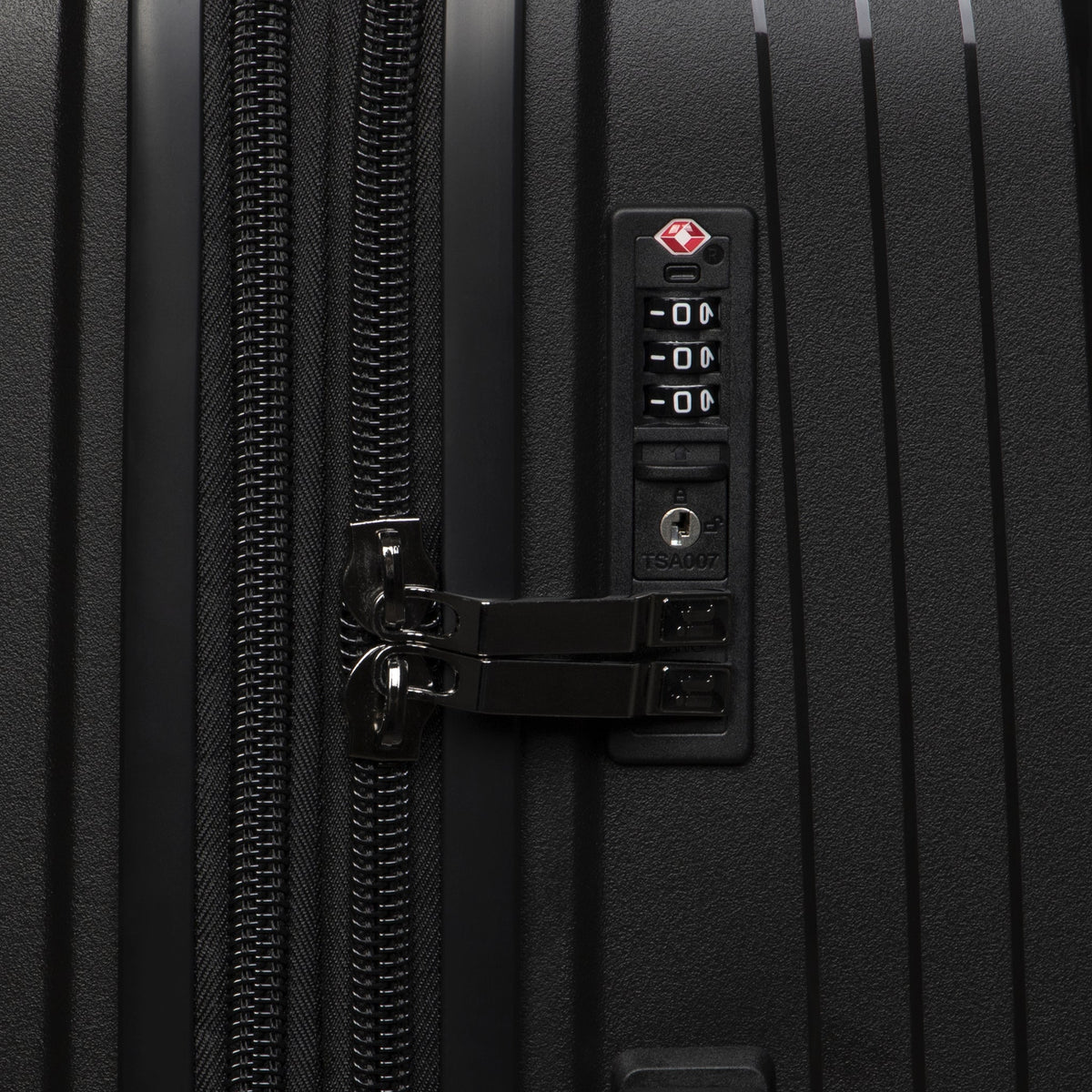 IT Luggage Spontaneous - Cabin (Black)