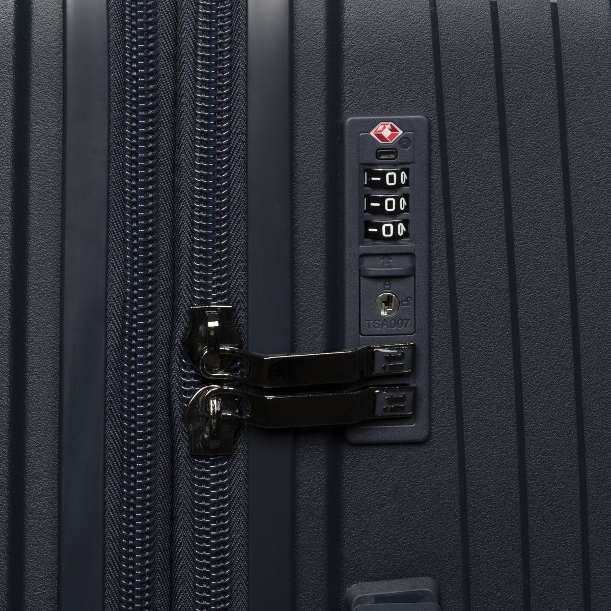 IT Luggage Spontaneous - Medium Plus (Blueberry)