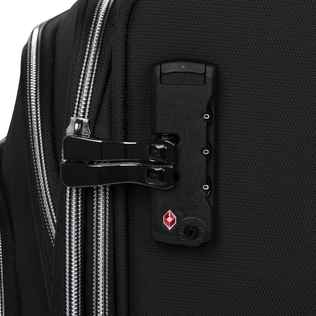 IT Luggage Trinary - Large (Black)