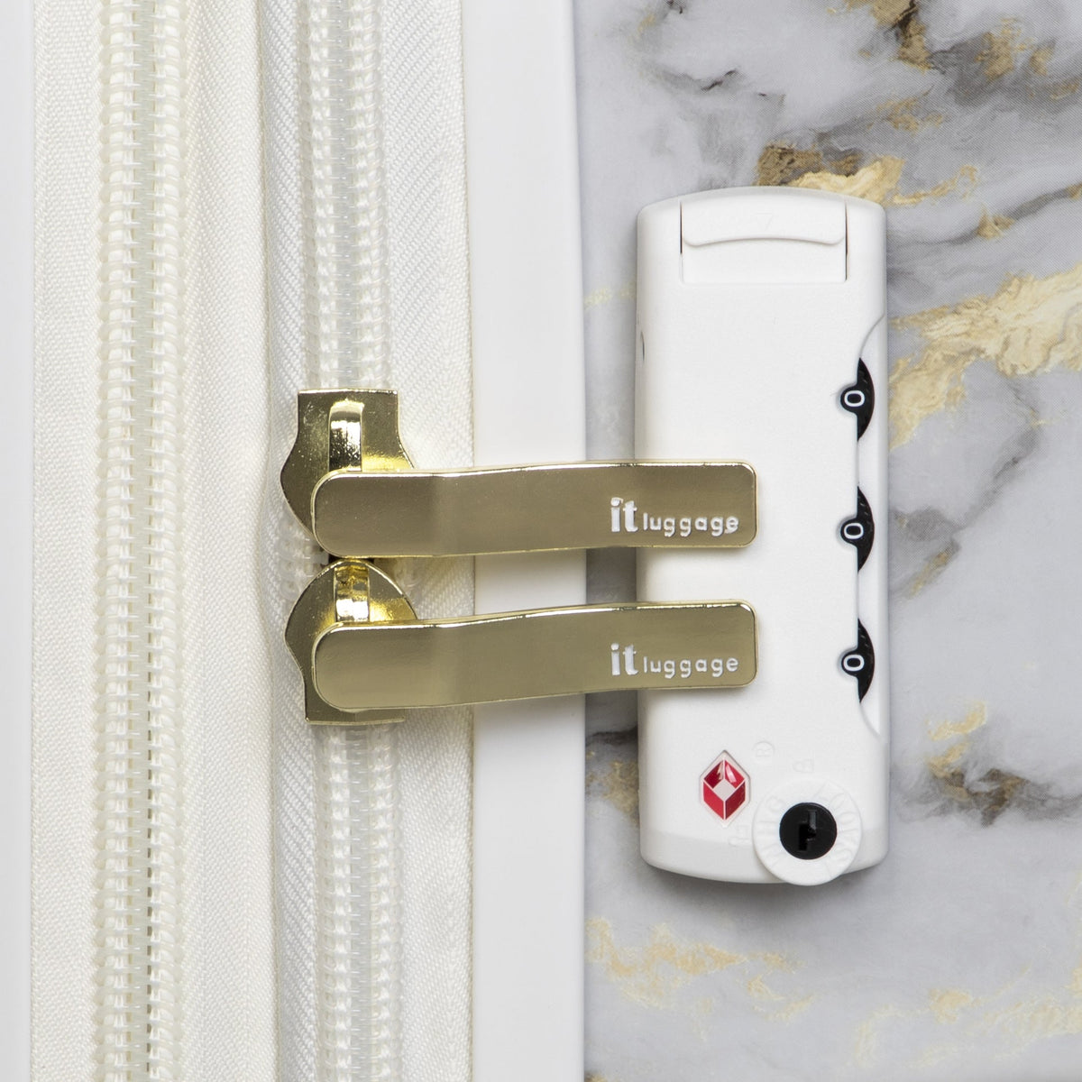 IT Luggage Sheen - Cabin (Gold Greyscale Marble)
