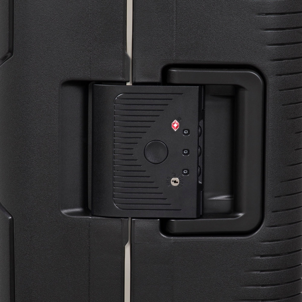 IT Luggage Tenacious - Large (Black)