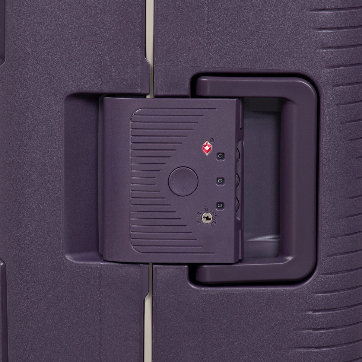 IT Luggage Tenacious - Large (Plum Perfect)