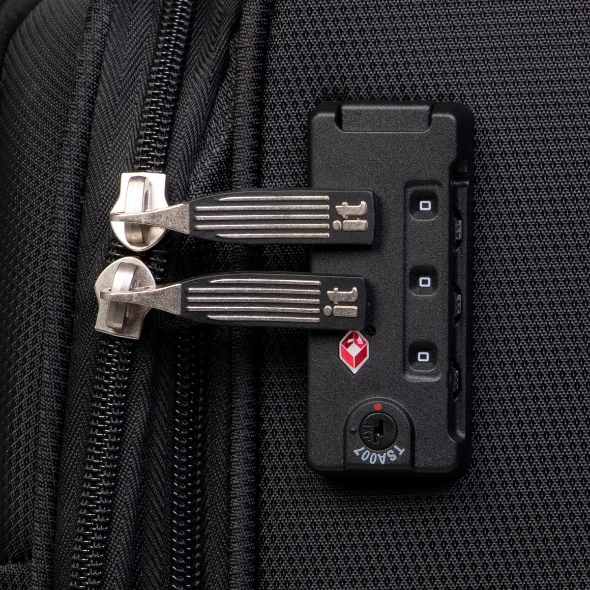 IT Luggage Intrepid - Cabin (Black)