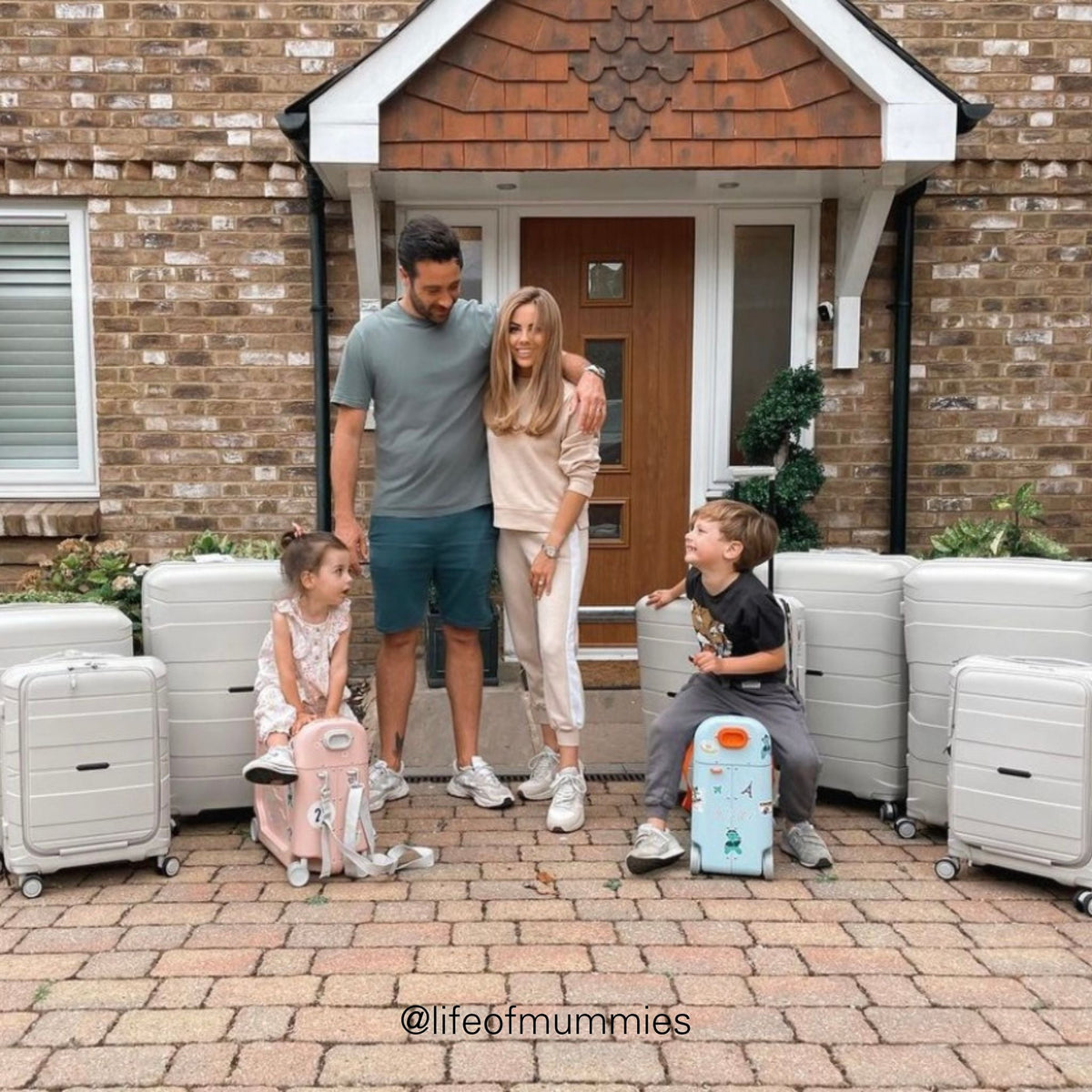 IT Luggage Momentous - 3-Piece Set (Pumice Stone)