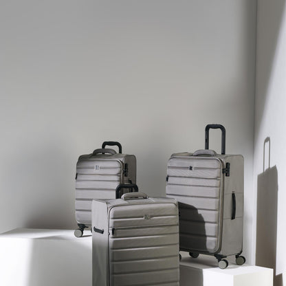 IT Luggage Census - Large (Grey Skin)
